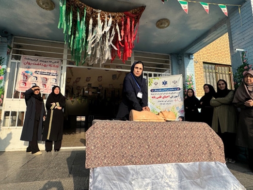 به مناسبت هفته پرستار؛ آموزش احیای قلبی پایه توسط تیم آموزش بیمارستان زعیم